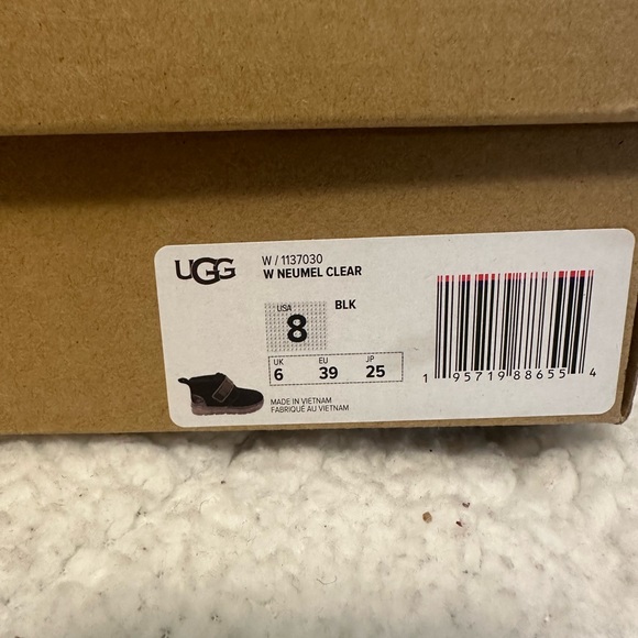 UGG boots Women’s size 8 - Picture 3 of 3